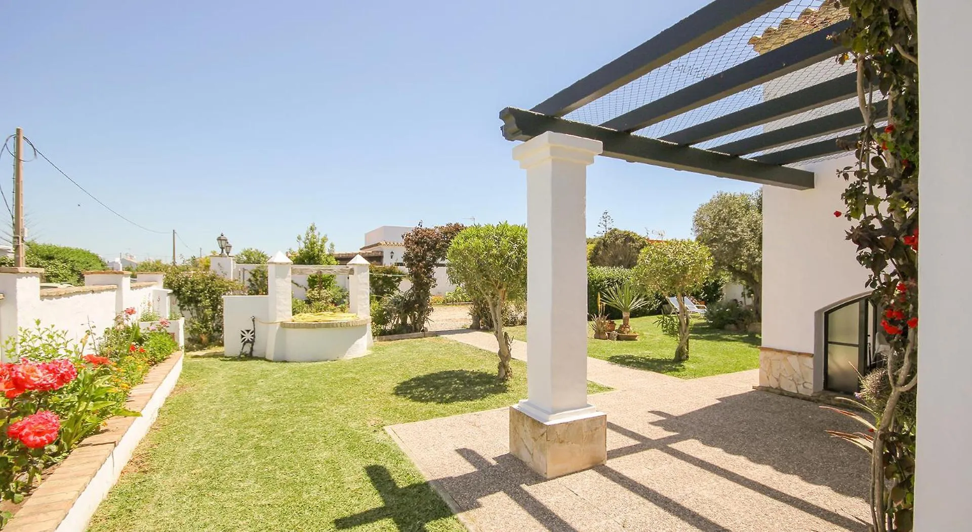 Arteflor Villa With Beautiful Garden At 200M From The Beach El Palmar   El Palmar (Andalucia)