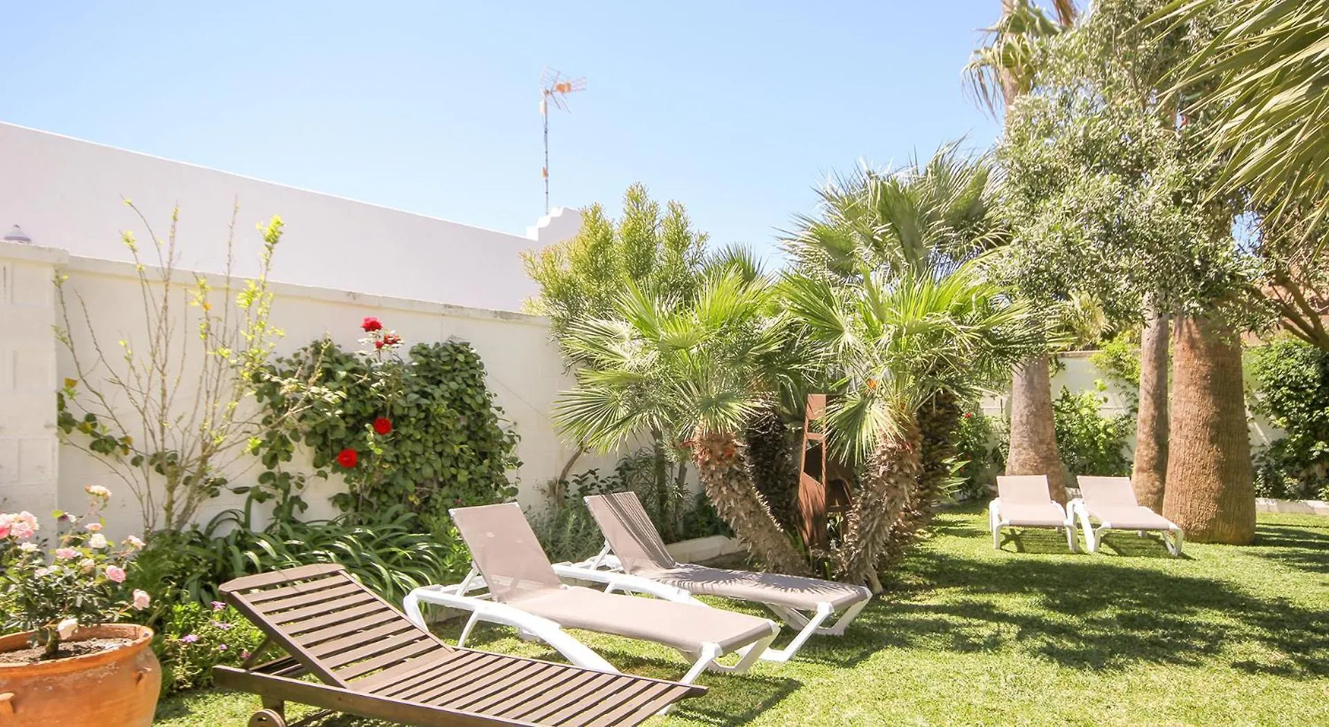 Arteflor Villa With Beautiful Garden At 200M From The Beach El Palmar  0*, El Palmar (Andalucia) Spain