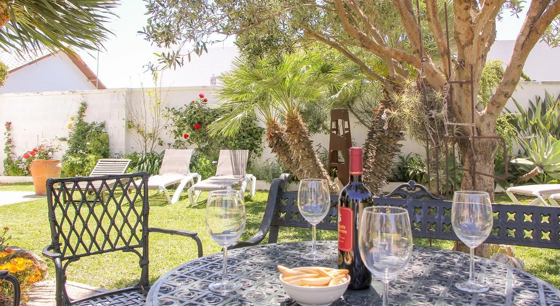 Arteflor Villa With Beautiful Garden At 200M From The Beach El Palmar   El Palmar (Andalucia)